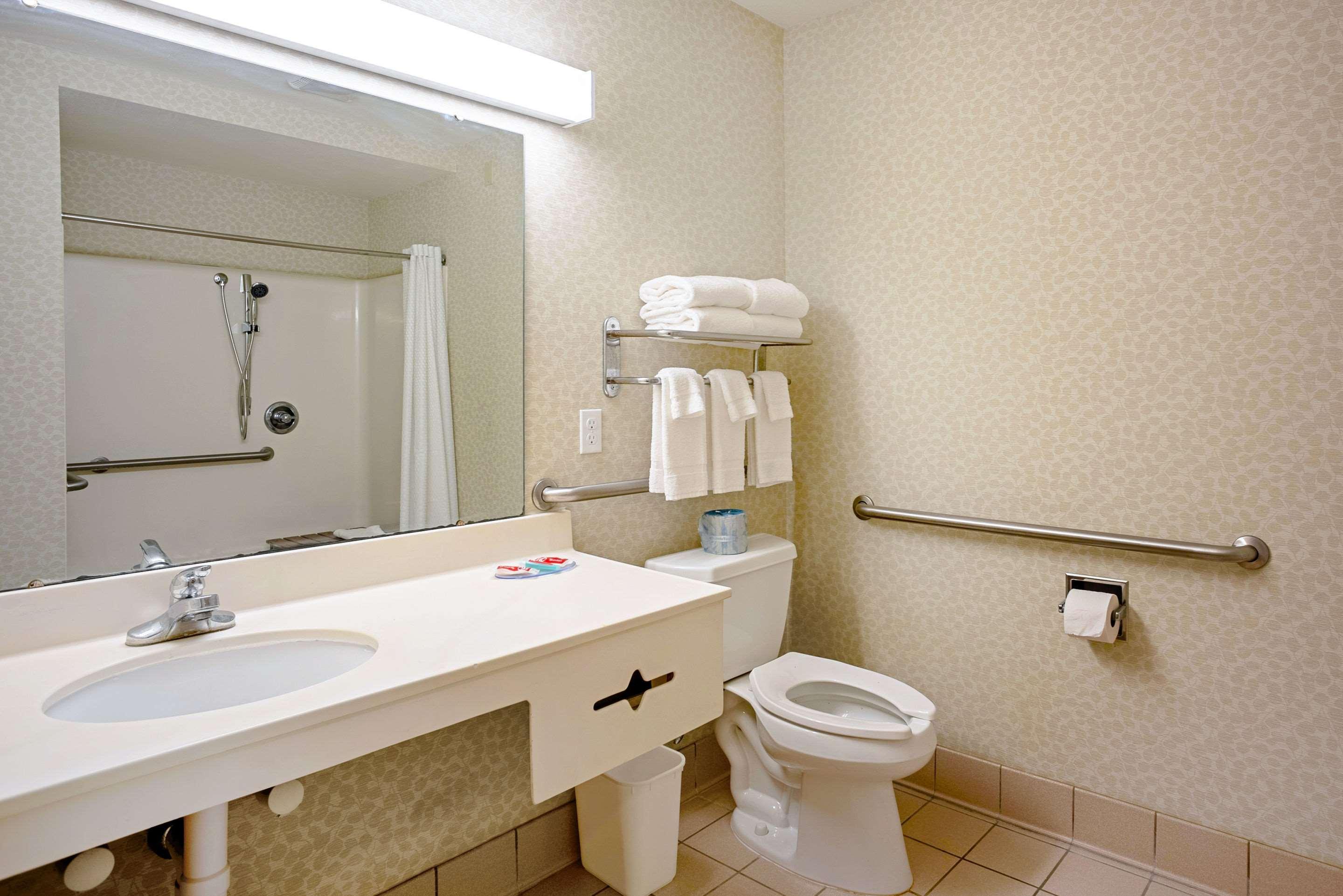 Quality Inn Frontier At Us Hwy 30 Clinton Eksteriør billede