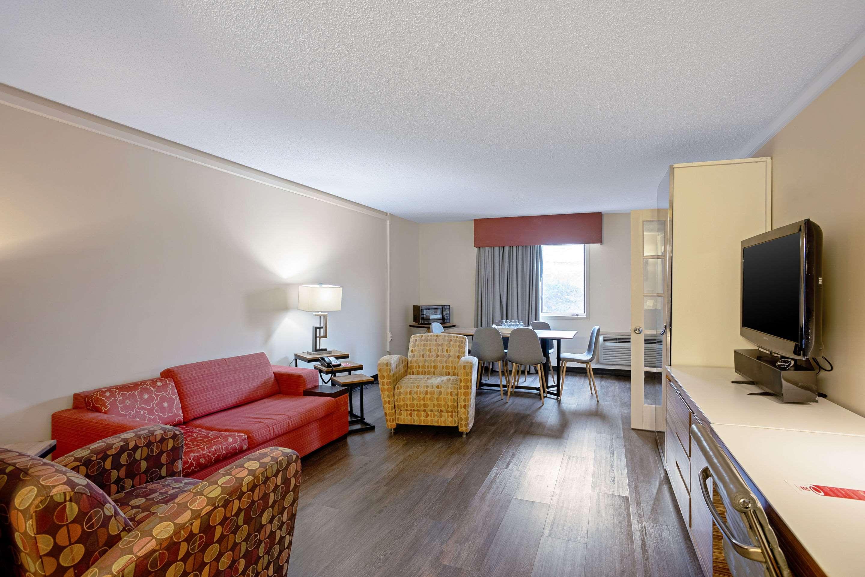 Quality Inn Frontier At Us Hwy 30 Clinton Eksteriør billede