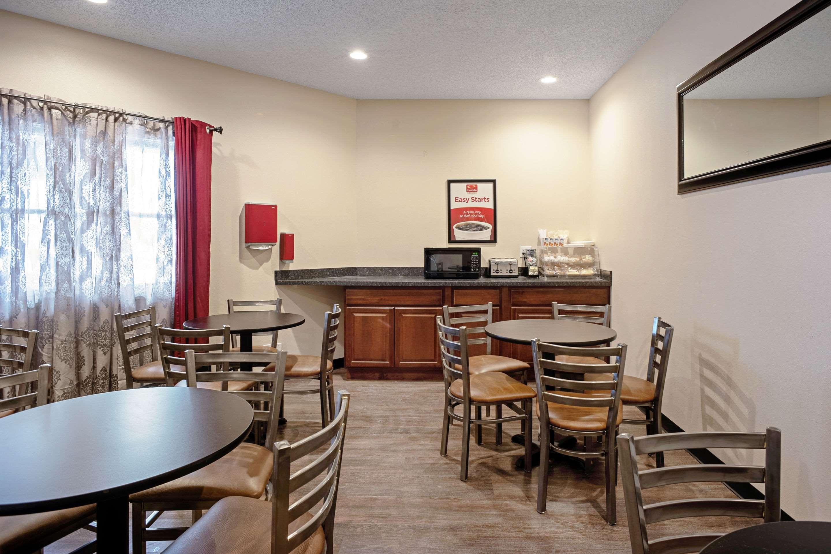 Quality Inn Frontier At Us Hwy 30 Clinton Eksteriør billede