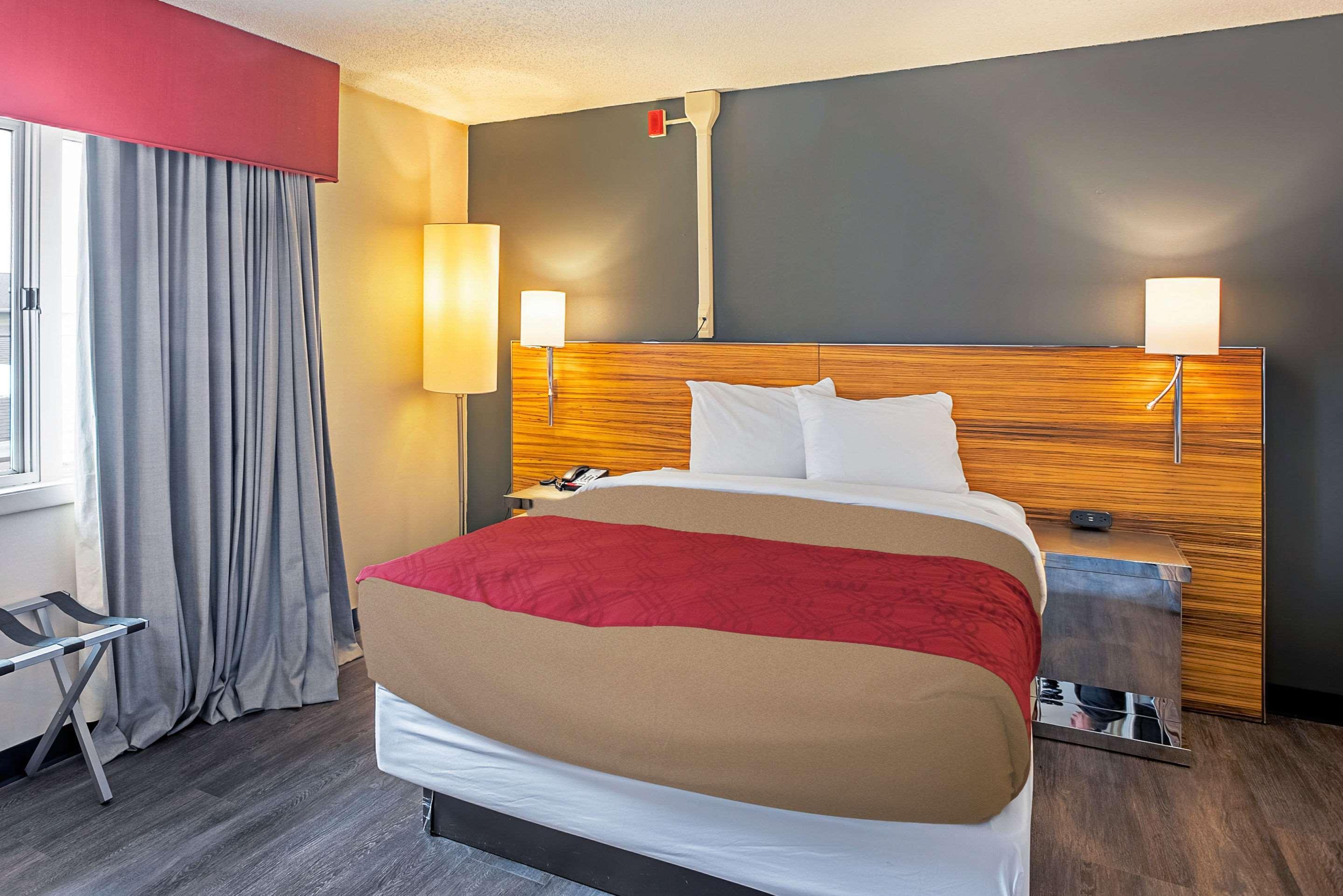 Quality Inn Frontier At Us Hwy 30 Clinton Eksteriør billede