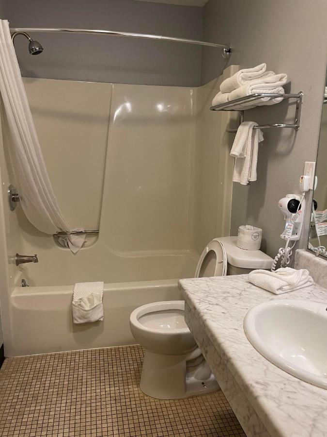 Quality Inn Frontier At Us Hwy 30 Clinton Eksteriør billede